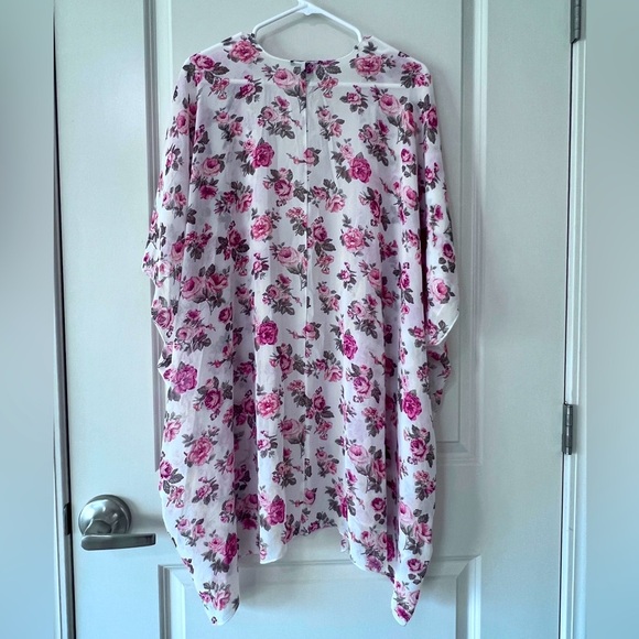 Forever 21 Pink and White Sheer Floral Kimono/Cardigan - Picture 4 of 4